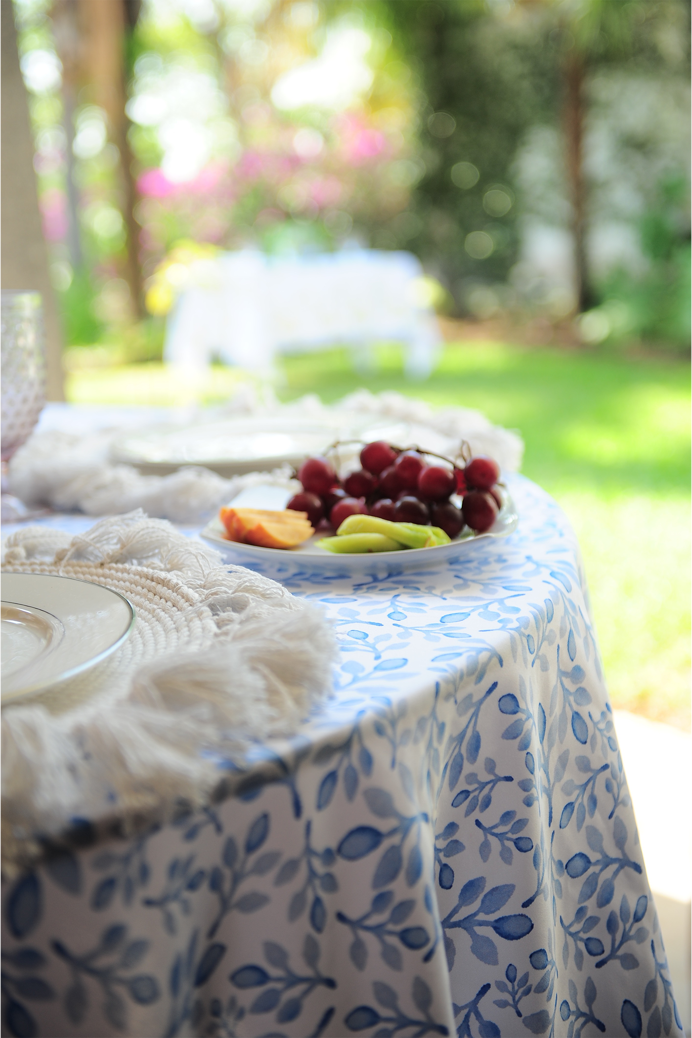 Tablecloth Watercolor Leaves