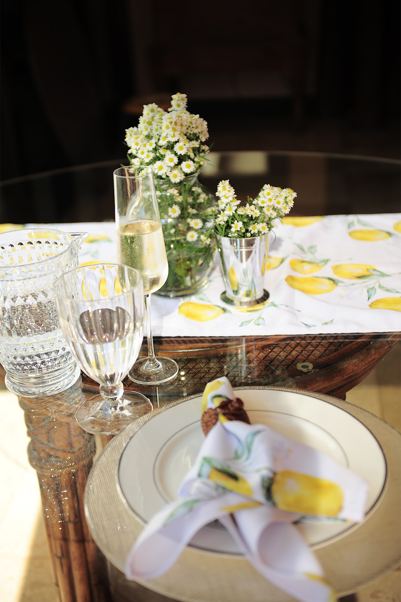 Lemon tablerunner